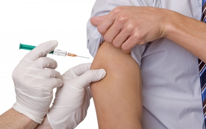 Το Υπουργείο Υγείας προειδοποιεί και καλεί σε εμβολιασμό τις ευπαθείς ομάδες