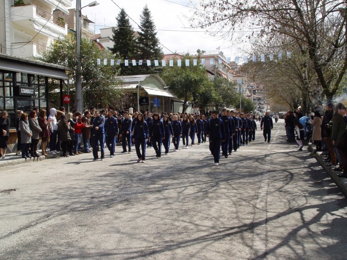 Για πρώτη φορά ο Ναυτικός Όμιλος Καστοριάς στην Παρέλαση της 25ης Μαρτίου (φωτογραφίες)