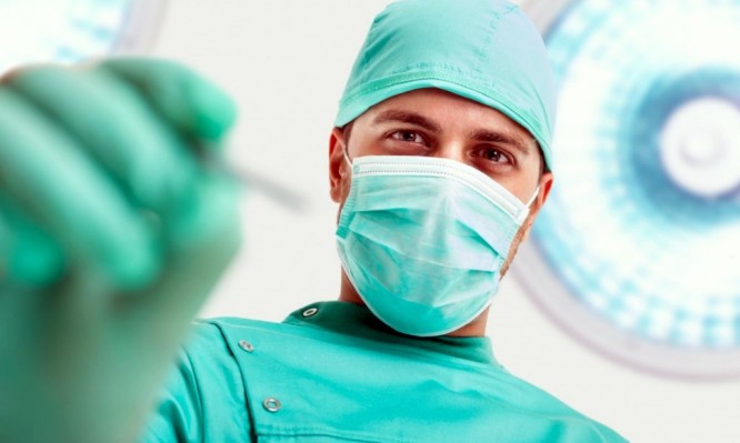 Γιατί γιατροί και χειρουργοί φοράνε πράσινα ή μπλε – Πάει το μυαλό σας;