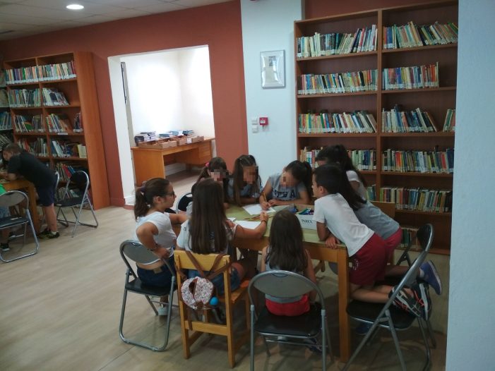 Δημοτική βιβλιοθήκη Καστοριάς: Δράση “Φωτογραφημένα δεδομένα: Τα ρούχα”