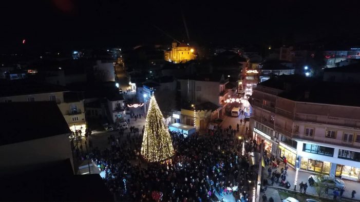 Η φωταγώγηση του χριστουγεννιάτικου δέντρου στο Άργος Ορεστικό