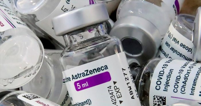 Εμβόλιο AstraZeneca: Νέα παρενέργεια! Ποιοι δεν πρέπει να το κάνουν