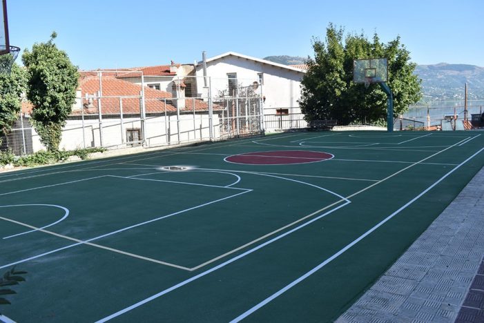 Διαμόρφωση γηπέδου μπάσκετ και αντικατάσταση τμήματος σκεπής στο 3ο Γυμνάσιο Καστοριάς!