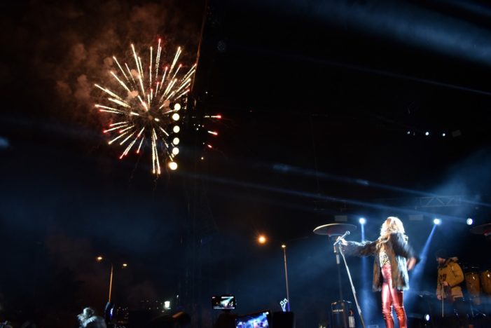Μια ανεπανάληπτη βραδιά χάρισε στους χιλιάδες θεατών η Δέσποινα Βανδή στο Πάρκο Ολυμπιακής Φλόγας