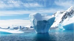 Κλιματική αλλαγή: Οι παγετώνες λιώνουν με πρωτοφανή ταχύτητα – Πολλαπλή απειλή για τον πλανήτη