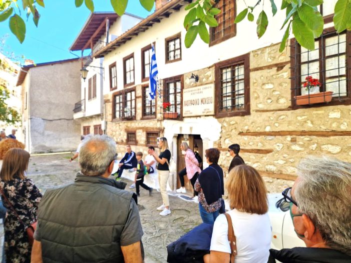 Με μεγάλη επιτυχία πραγματοποιήθηκε το διήμερο ξεναγήσεων στις ιστορικές συνοικίες της πόλης της Καστοριάς