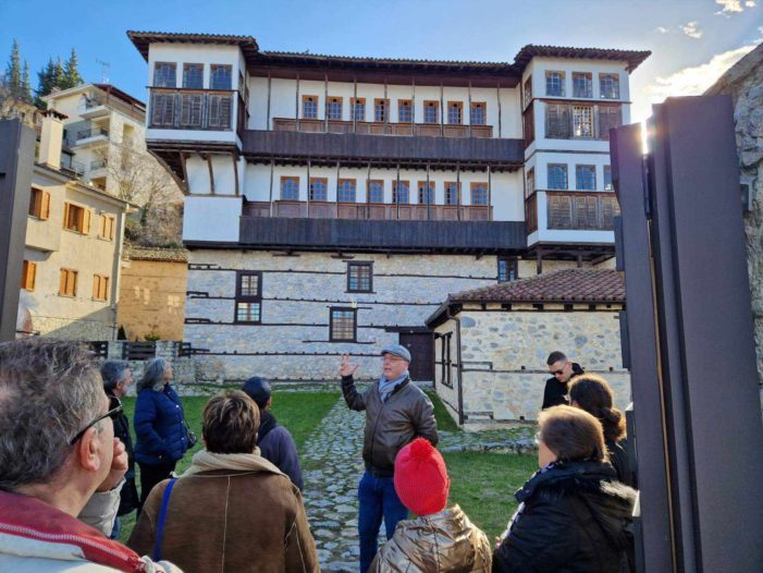 Με μεγάλη επιτυχία πραγματοποιήθηκαν οι θεματικές ξεναγήσεις του Δήμου Καστοριάς στο πλαίσιο του εορταστικού προγράμματος «8 με 8»