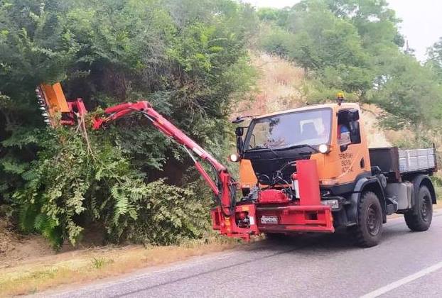 Παρεμβάσεις από το ανθρώπινο δυναμικό και τα μηχανήματα, του Τμήματος Μηχανολογικού Εξοπλισμού της Π.Ε. Καστοριάς.