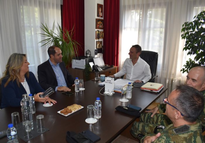 Συνάντηση εργασίας του Δημάρχου Καστοριάς Γιάννη Κορεντσίδη με τον Υφυπουργό  Εθνικής Άμυνας Γιάννη Κεφαλογιάννη