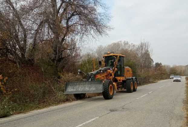 Διαμόρφωση τάφρων και κοπή κλαδιών σε Αμπελοχώρι- Ασπροκκλησιά- Βοτάνι και Ζευγοστάσιο-Περιβόλι-Καστανόφυτο από την Π.Ε. Καστοριάς