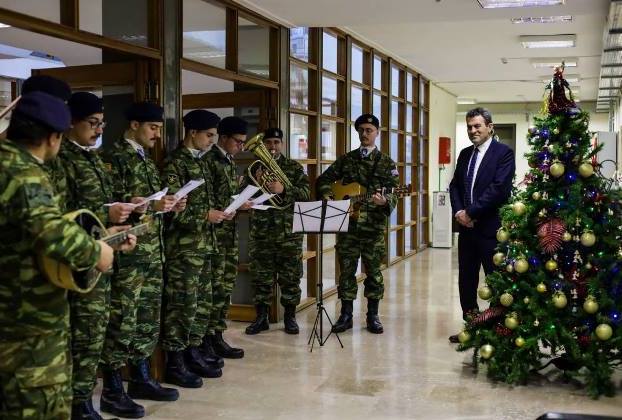 Χριστουγεννιάτικα Κάλαντα στον Αντιπεριφερειάρχη Καστοριάς