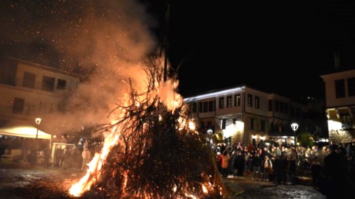 Με μεγάλη επιτυχία πραγματοποιήθηκαν οι αποκριάτικες εκδηλώσεις του Δήμου Καστοριάς