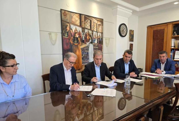 Υπογραφή Προγραμματικής Σύμβασης  για την «Αντιμετώπιση Κατολίσθησης & βελτίωση Πρανών στο Επταχώρι» από τον Περιφερειάρχη Δυτ. Μακεδονίας