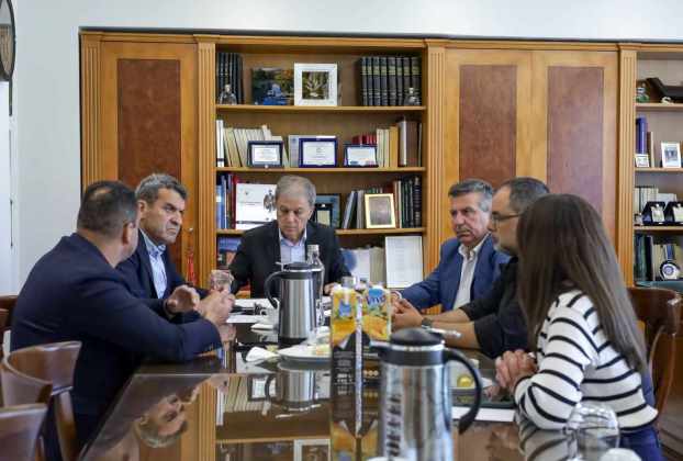 Σύσκεψη του Περιφερειάρχη με Εκτροφείς Γουνοφόρων, παρουσία των Αντιπεριφερειαρχών, στην Καστοριά