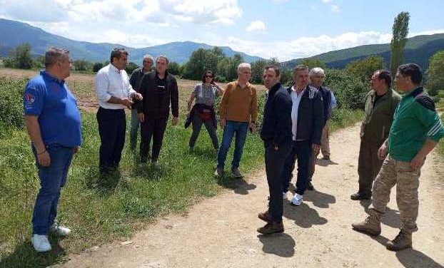 Επίσκεψη του κ. Σαββόπουλου και του κ. Χαρούμενου σε πληγείσες από τη χαλαζόπτωση περιοχές του Δήμου Καστοριάς