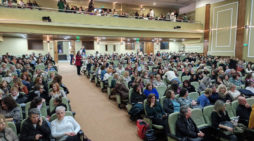 Κατάμεστο το Πολιτιστικό Κέντρο Άργους Ορεστικού στη θεατρική παράσταση του Σαββάτου – Συνεχίζονται οι εκδηλώσεις