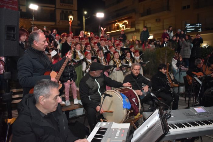 Δήμος Καστοριάς: Έναρξη Εορταστικής Περιόδου με τη Φωταγώγηση του Χριστουγεννιάτικου Δέντρου  στην Πλατεία Ομονοίας