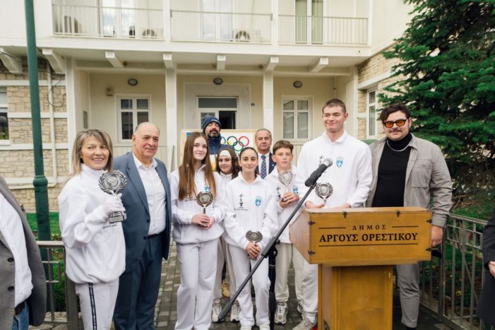 Με ξεχωριστή τιμή και συγκίνηση υποδέχθηκε  το Άργος Ορεστικό την Ολυμπιακή Φλόγα