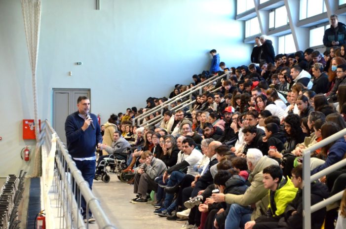 Με μεγάλη επιτυχία η ομιλία του Δημήτρη Παπανικολάου στο Άργος Ορεστικό