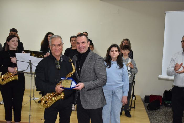 Με μεγάλη επιτυχία η εκδήλωση στήριξης της Μπάντας του Μπαϊρακτάρειου Δημοτικού Ωδείου Καστοριάς