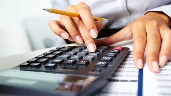 Έρχονται παρεμβάσεις στα πρόστιμα για τις εκπρόθεσμες φορολογικές δηλώσεις