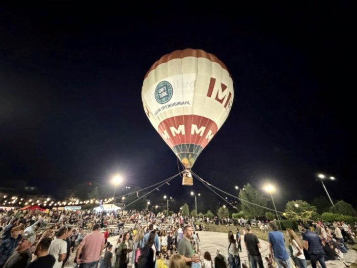 Μουσική, αερόστατα και εντυπωσιακά θεάματα στο Beer Festival Kastoria