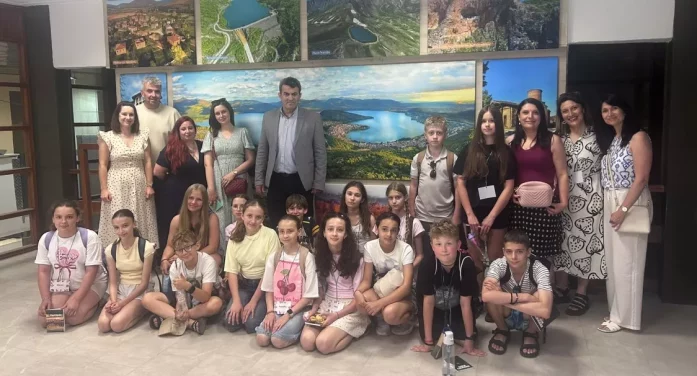 Υποδοχή Πολωνών μαθητών από τον Αντιπεριφερειάρχη Καστοριάς Δημήτρη Σαββόπουλο