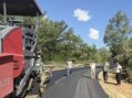 Αυτοψία του Αντιπεριφερειάρχη κ. Σαββόπουλου, στις εργασίες ασφαλτόστρωσης του οδικού τμήματος Χάνι Μπιρίκι-Απόσκεπος.