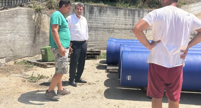 Η Π.Ε. Καστοριάς παρέδωσε πέντε σωλήνες ελατού χυτοσιδήρου για το αρδευτικό δίκτυο του ΤΟΕΒ Βράχου, πρ 22.750 ευρώ