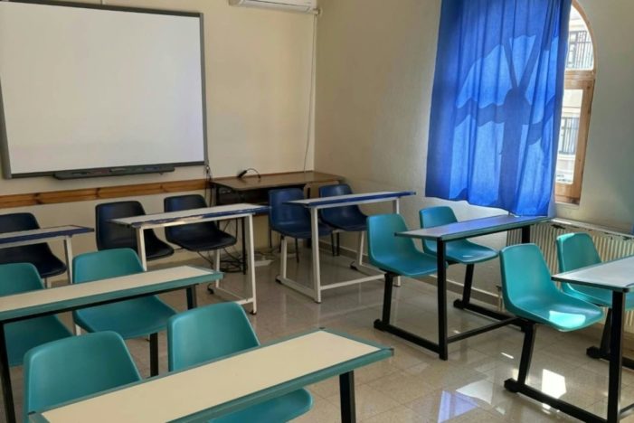 Μεταφορά σχολικού εξοπλισμού από την Π.Ε. Καστοριάς στο Φροντιστήριο Ελληνικής Γλώσσας «Αριστοτέλης» στην Κορυτσά